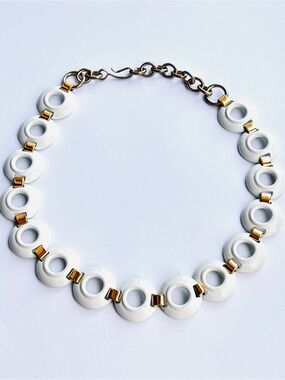 Monet Signed Vintage Mod 70s White Enamel Gold Tone Circle Choker Necklace 16.5”